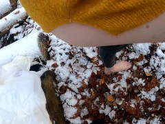 Nackte Scheide im Schnee gechlagen
