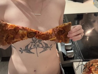 Warming up Pizza Naked