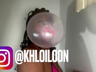 @Khloiloon Blows up Bubble Gum & Pops Balloons
