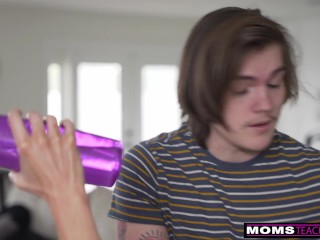 MILF Cory Chase to Stepson, "I Promise to Help Teach You Some Moves" - S19:E9