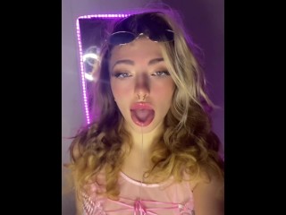 любитель с милыми обычаями :3