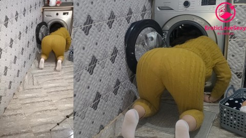 fucked his wife while she is inside the washing machine حويتها في الكوزينة راسها في آلة الغسيل