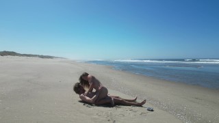 ドローンは私が公共のビーチでクソとしゃぶりを撮影します