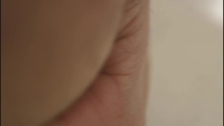 De hand van de reus (plagen en masturbatie POV)