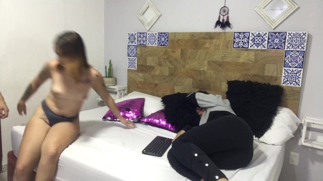 Stepsister shows me how to fuck lesbian