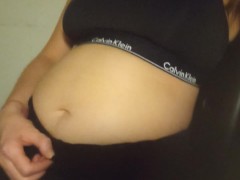 Bouncing my Bump - Screenshot 10 of 16 - Belly Rub