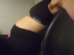 Bouncing my Bump - Screenshot 5 of 16 - Belly Rub