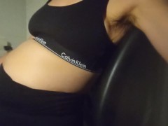 Bouncing my Bump - Screenshot 7 of 16 - Black Yoga Pants