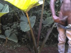 AFRICAN EBONY OUTDOOR NUTING AND BUSTING HUGE CUM