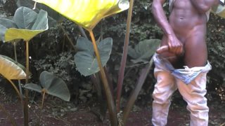 AFRICAN EBONY OUTDOOR NUTING AND BUSTING HUGE CUM