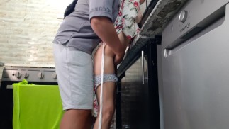 Я трахнул сводную сестру на кухне, пока она мыла посуду - Lesbian_illusion