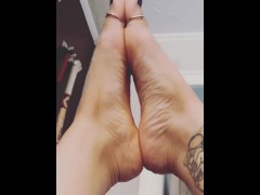 GanjaGoth - Sexy feet and painted toes!