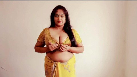 Beautifulインドの巨乳Riya放尿、自慰行為。