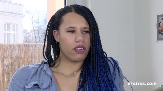 Ersties - Pferdenärrin Lena S masturbiert mit einem Massagestab
