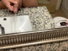 Hotel Peeing