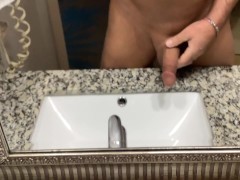 Hotel Peeing - Screenshot 4 of 16 - Male Solo