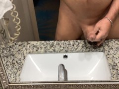 Hotel Peeing - Screenshot 6 of 16 - Male Solo