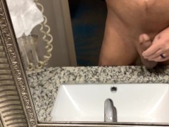 Hotel Peeing - Screenshot 8 of 16 - Male Solo