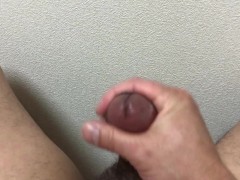 シンプルにズルムケちんぽをしごいて気持ちいい