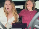 Serenity Cox et Nadia Foxx prennent un autre trajet en voiture à travers les lush’s sur le souffle ! 💦☕️😈