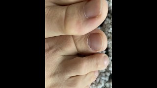 Vue extrêmement rapprochée de mes ongles naturels