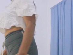 Sharing A Bed පුන්චිගෙ දුවට දුන්න නත්තල් තැග්ග - Screenshot 5 of 16 - Sinhala Xxx
