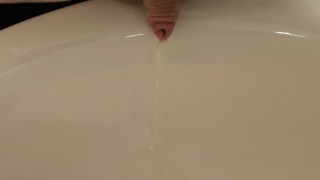 Małe Pissing with Uncut Foreskin Penis
