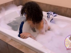 Kandy's Bath-time fun - Screenshot 10 of 16 - Water