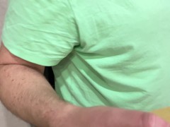 Расплатилась с Курьером Сексом и Минетом - Русское Любительское с Разговорами - Screenshot 1 of 16 - Courier