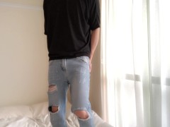 男の魅惑的な身体でストリップ 1/16