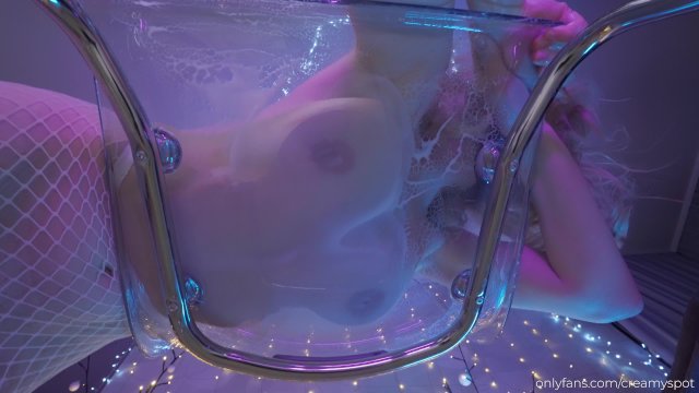 Insatiable blonde shows off a great wet masturbation (Creamy Spot)