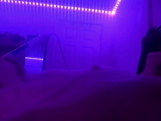 Hot Squirtend Orgasme in Bed Met Vibrator - Sexy Geluiden