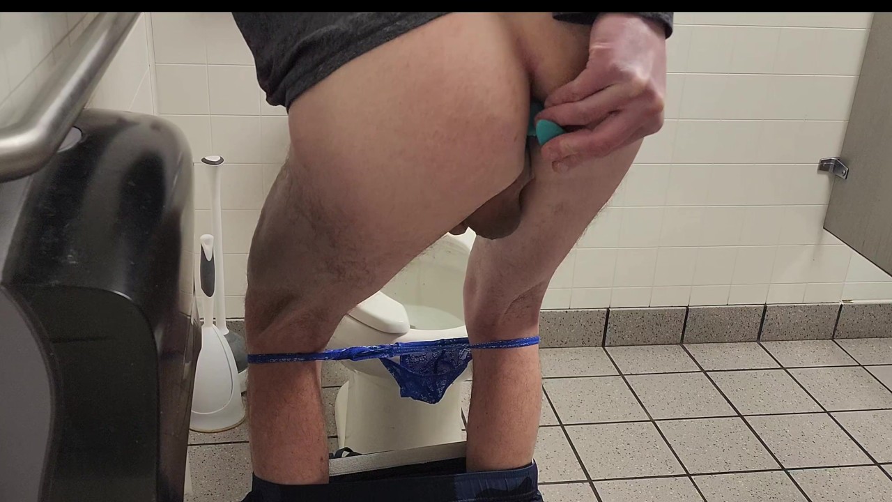 ishop porn Putting Butt Plug in before I Shop - Pornhub Gay