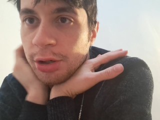 Ragazzo Sexy Si Fa Una Sega e Ama Pensare Che Godi Insieme a Lui!