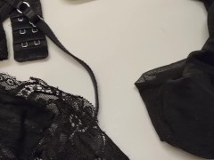 廣東話 洗澡後的美熟女，脫下內褲引誘我 (全片： 8/16