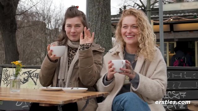 Ersties - Globetrotterin Amanita und Tierliebhaberin Sally D beim heißen Date