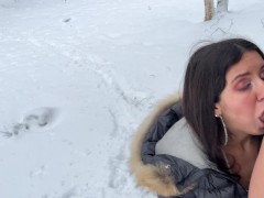 Реальный секс в снежном зимнем лесу - Screenshot 8 of 16 - Public