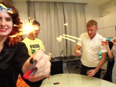 Свингеры устроили Большую Секс Оргию на Новый год ! - Screenshot 1 of 16 - New Year