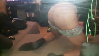 Фаллоимитатор XXL открывает мою арабскую задницу шлюхи