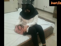 دکتر به پرستار سکسیش پیشنهاد سکس میده پرستار کلی ناز میکنه ولی آخر سر مخش زده میشه و..(مکالمه فارسی) - Screenshot 5 of 16 - سکس ایرانی