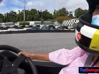 Cute Novia Tailandesa Amateur Va a Karting y Grabado En Video Después