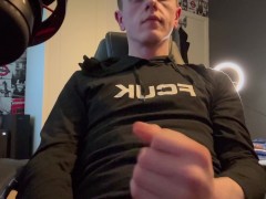 British Amateur Teen Chav Masturbates and Cums while watching porn - Screenshot 1 of 16 - Gay