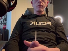 British Amateur Teen Chav Masturbates and Cums while watching porn - Screenshot 10 of 16 - Amateur College