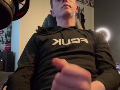British Amateur Teen Chav Masturbates and Cums while watching porn - Screenshot 3 of 16 - Breeding