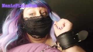 Chica gótica esposada y lucha follada