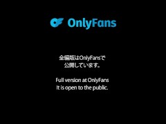 [Individual video] Video of a wearing silicone hips inserting a vibrator into her anus