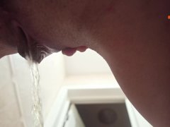 Sexy MILF close up pissing. Golden Rain. Close-up pussy. 4K (ep 748)