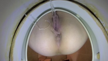 Секс в общественном туалете