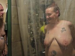 GILFJai watched while showering