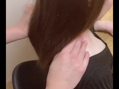 彼女の肩揉みしてたら隙間から見える巨乳に我慢できなくなって触りまくる-日本人/素人カップル/巨乳/美乳/個人撮影 - Screenshot 5 of 16 - Japanese